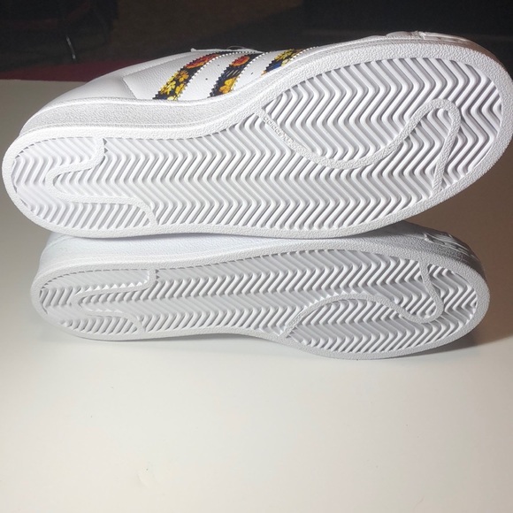 NEW Adidas superstars - Picture 5 of 8